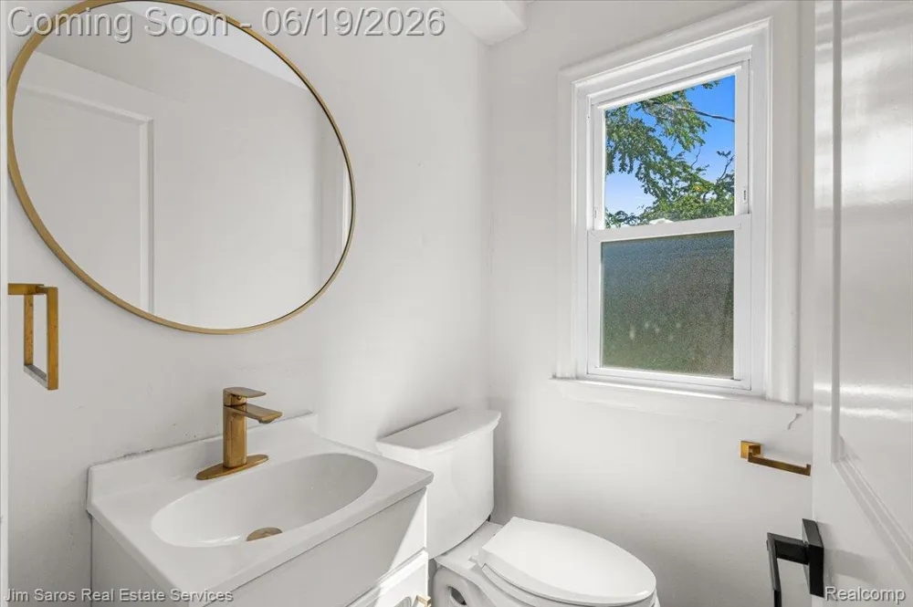 615 Lakepointe Street Grosse Pointe Park City, MI 48230