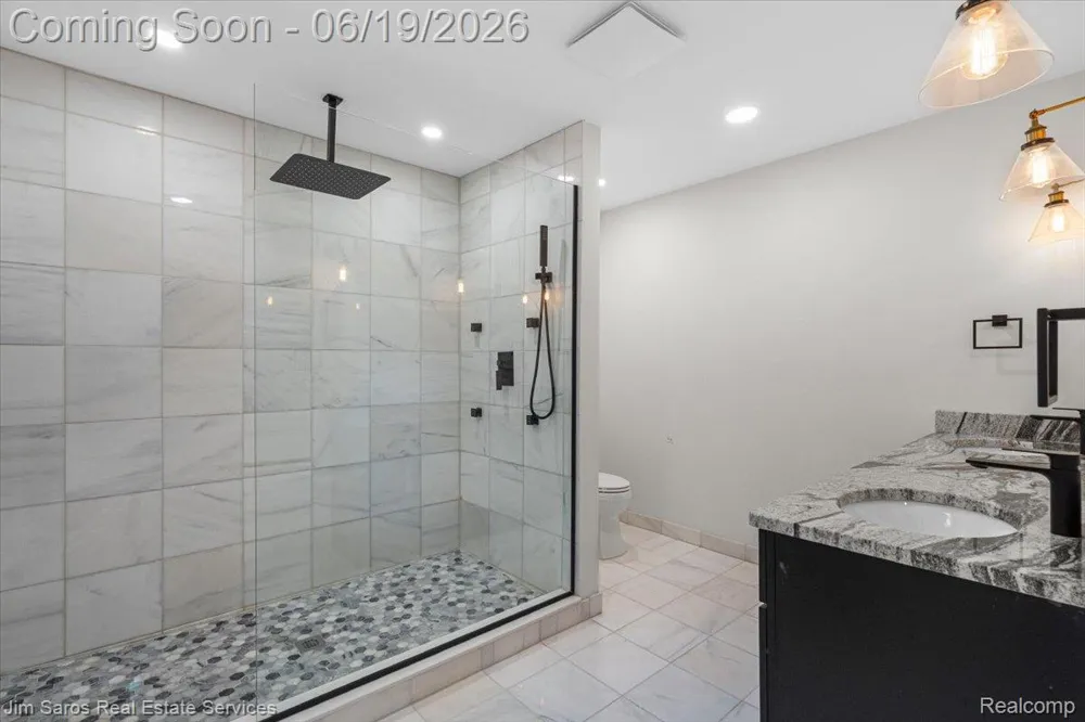 615 Lakepointe Street Grosse Pointe Park City, MI 48230