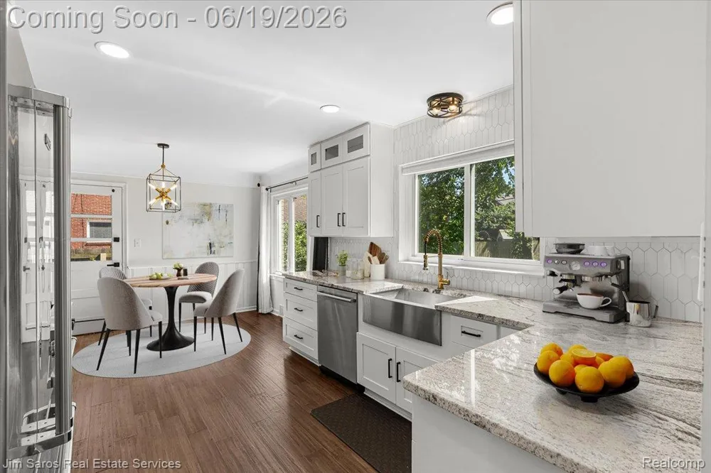 615 Lakepointe Street Grosse Pointe Park City, MI 48230