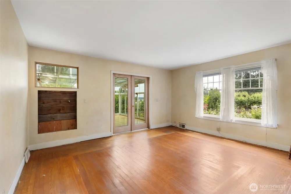 20 Hadlock Avenue Port Hadlock, WA 98339