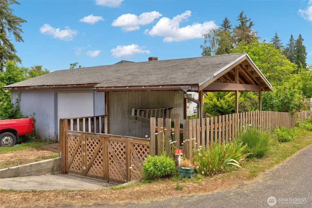 20 Hadlock Avenue Port Hadlock, WA 98339
