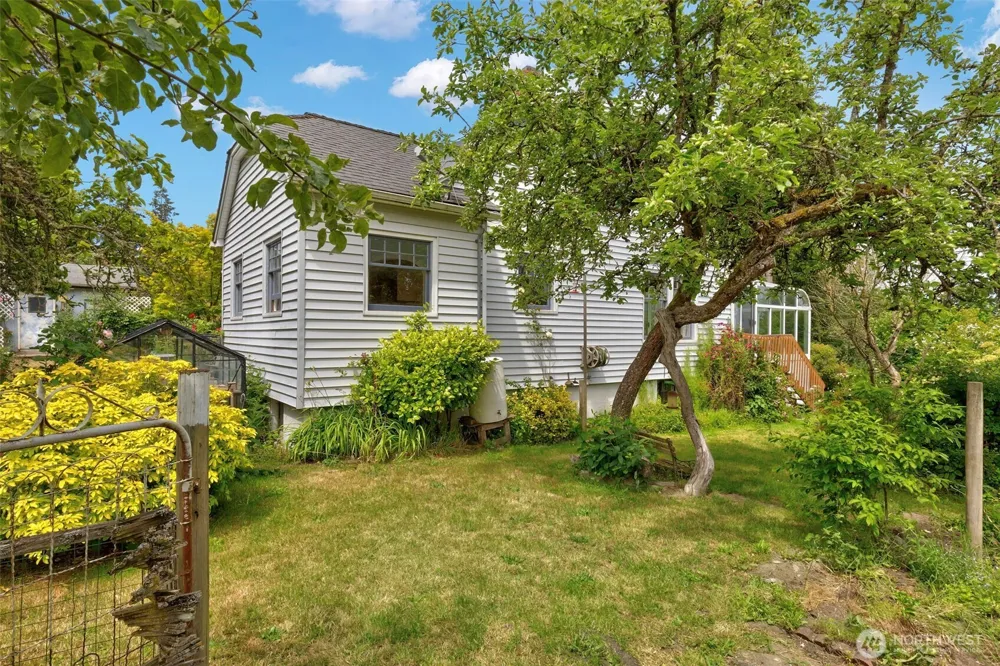 20 Hadlock Avenue Port Hadlock, WA 98339