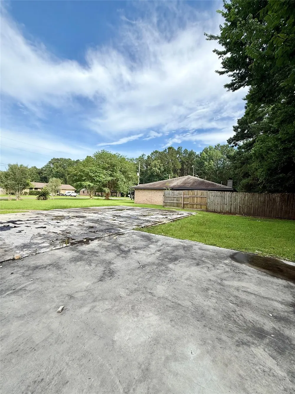 320 Hebert Street Vidor, TX 77662