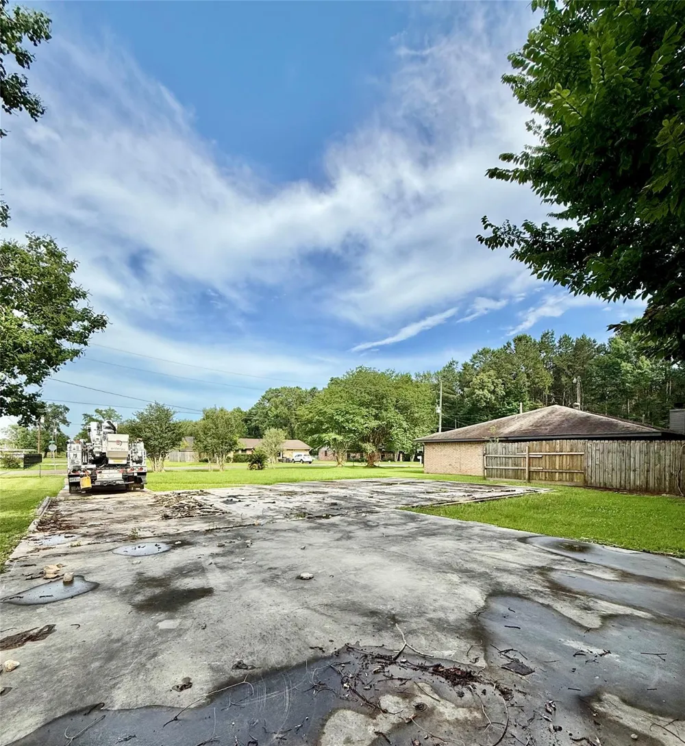 320 Hebert Street Vidor, TX 77662