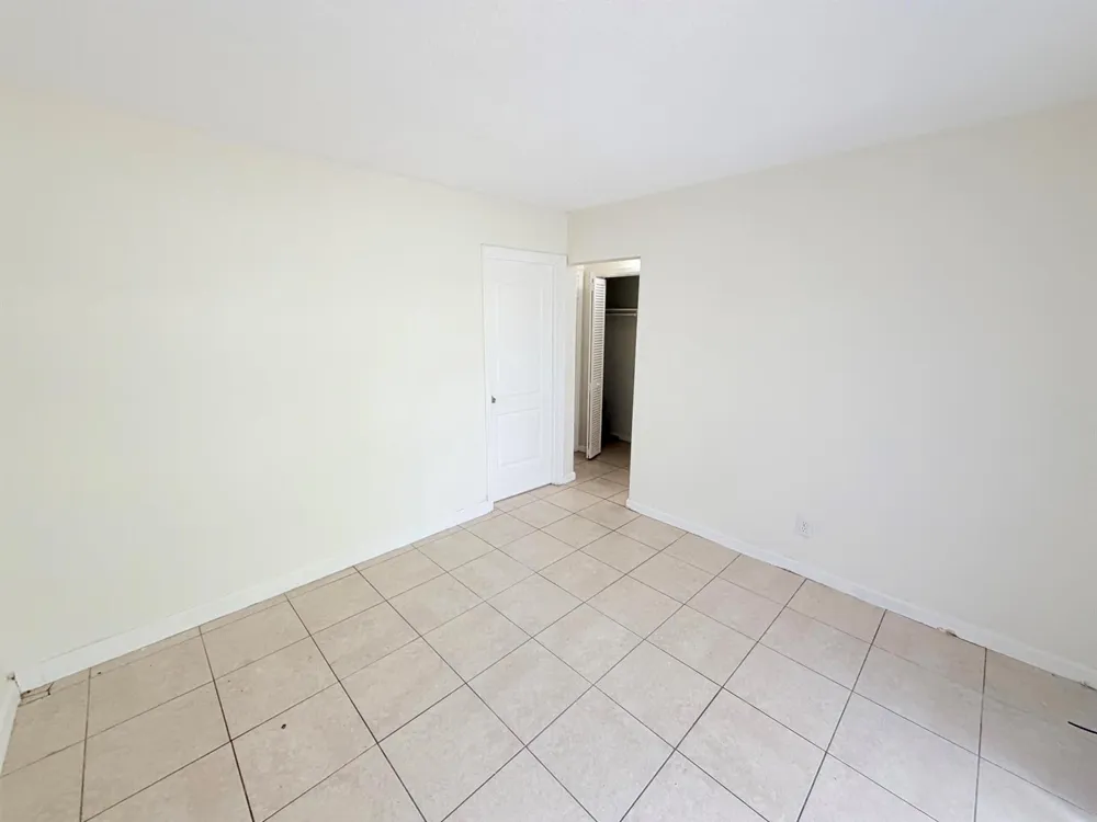 3030 NW 43rd Terrace #207 Lauderdale Lakes, FL 33313