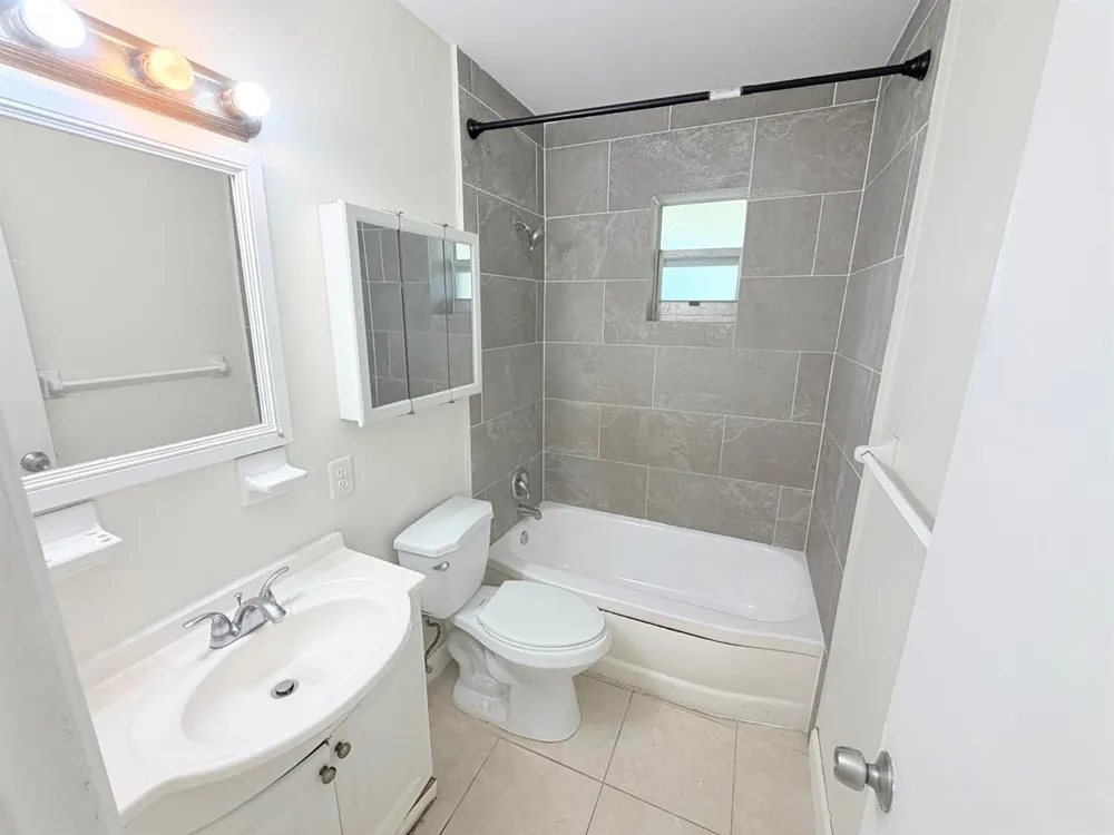 3030 NW 43rd Terrace #207 Lauderdale Lakes, FL 33313