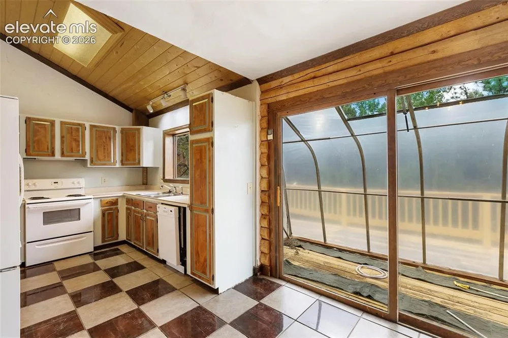 124 Cradle Lake Drive Divide, CO 80814