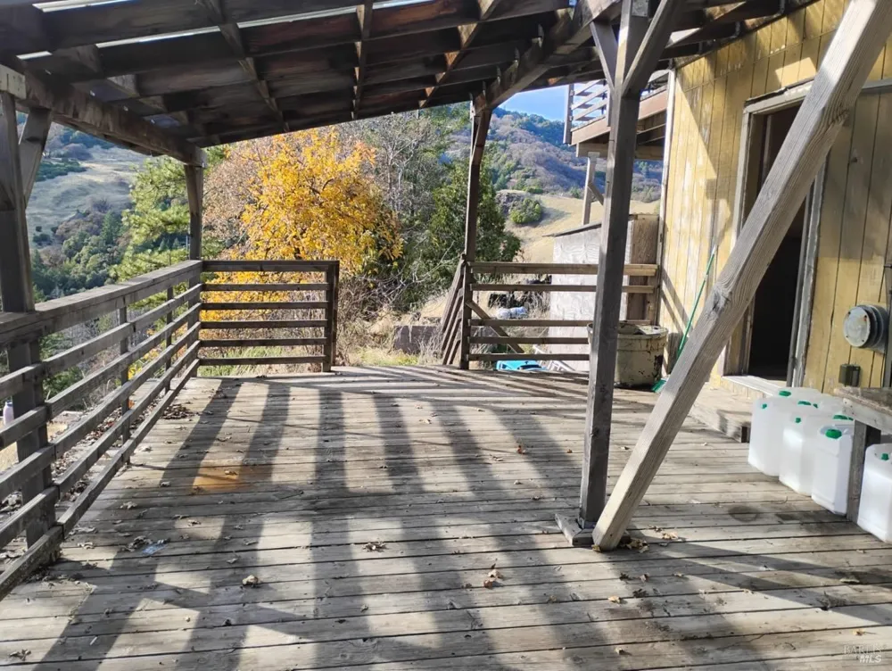 7601 Simmerly Road Laytonville, CA 95454