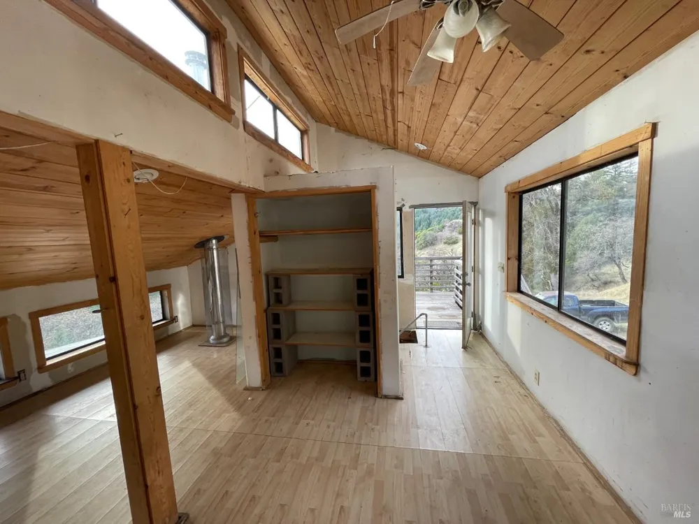 7601 Simmerly Road Laytonville, CA 95454