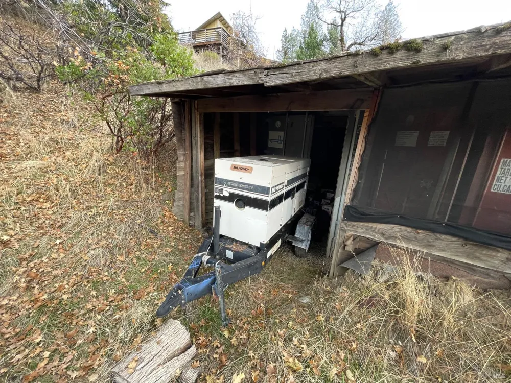 7601 Simmerly Road Laytonville, CA 95454