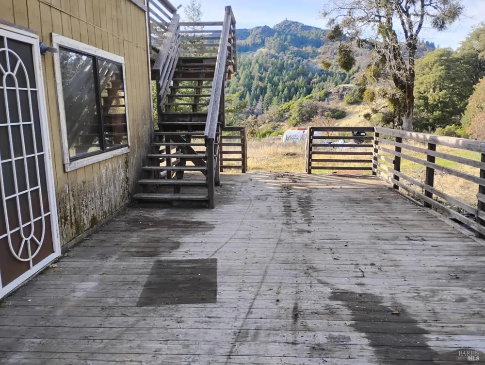 7601 Simmerly Road Laytonville, CA 95454
