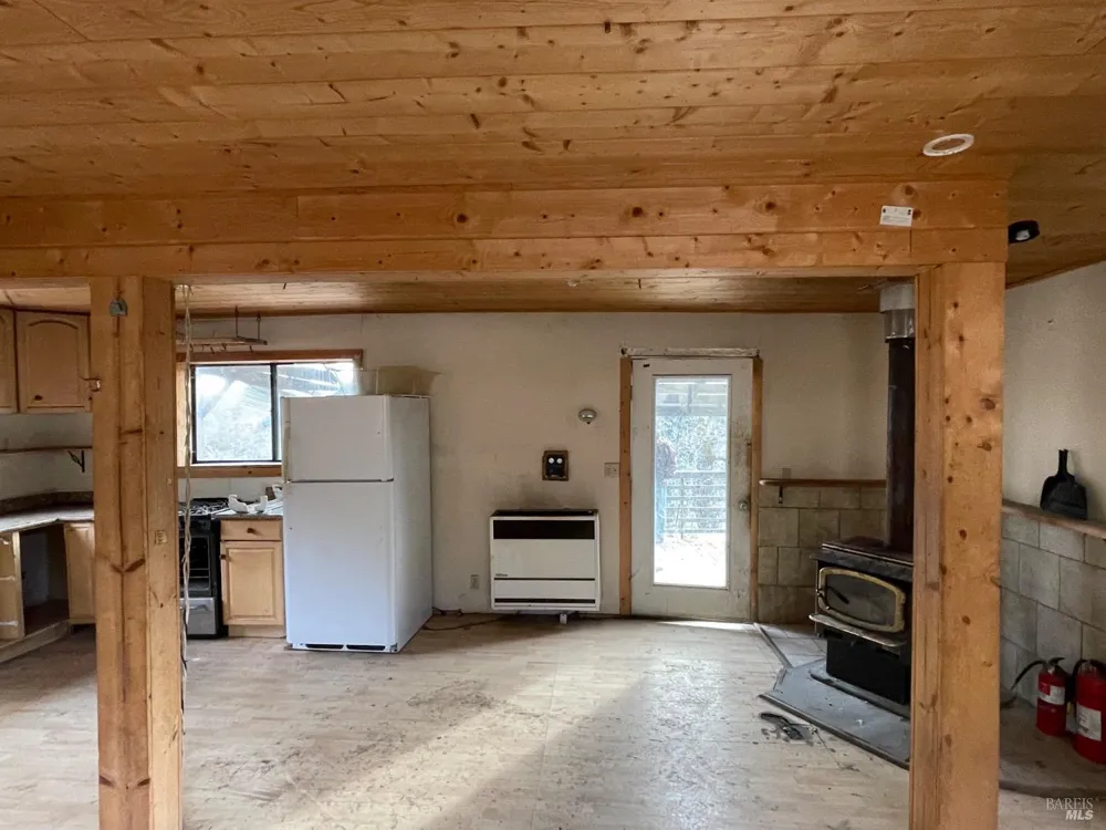 7601 Simmerly Road Laytonville, CA 95454