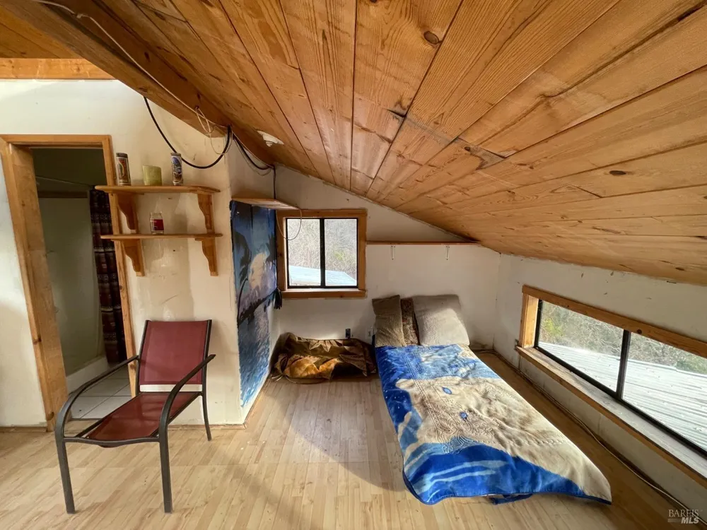 7601 Simmerly Road Laytonville, CA 95454