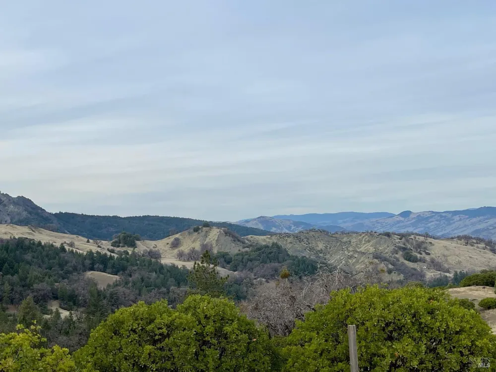 7601 Simmerly Road Laytonville, CA 95454
