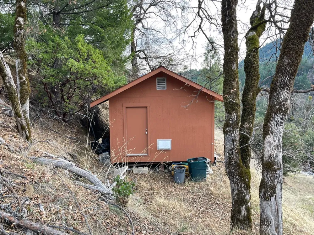 7601 Simmerly Road Laytonville, CA 95454