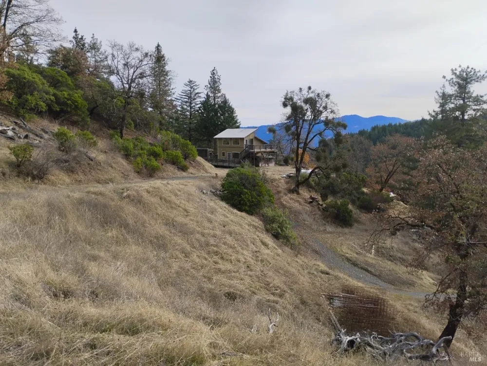 7601 Simmerly Road Laytonville, CA 95454