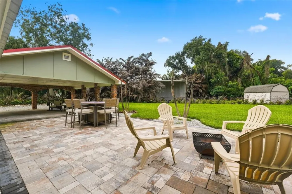 2072 LAKE ARIANA BOULEVARD Auburndale, FL 33823