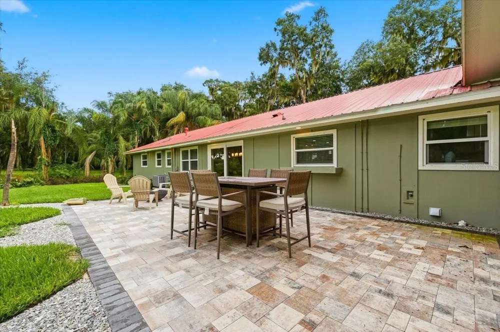 2072 LAKE ARIANA BOULEVARD Auburndale, FL 33823