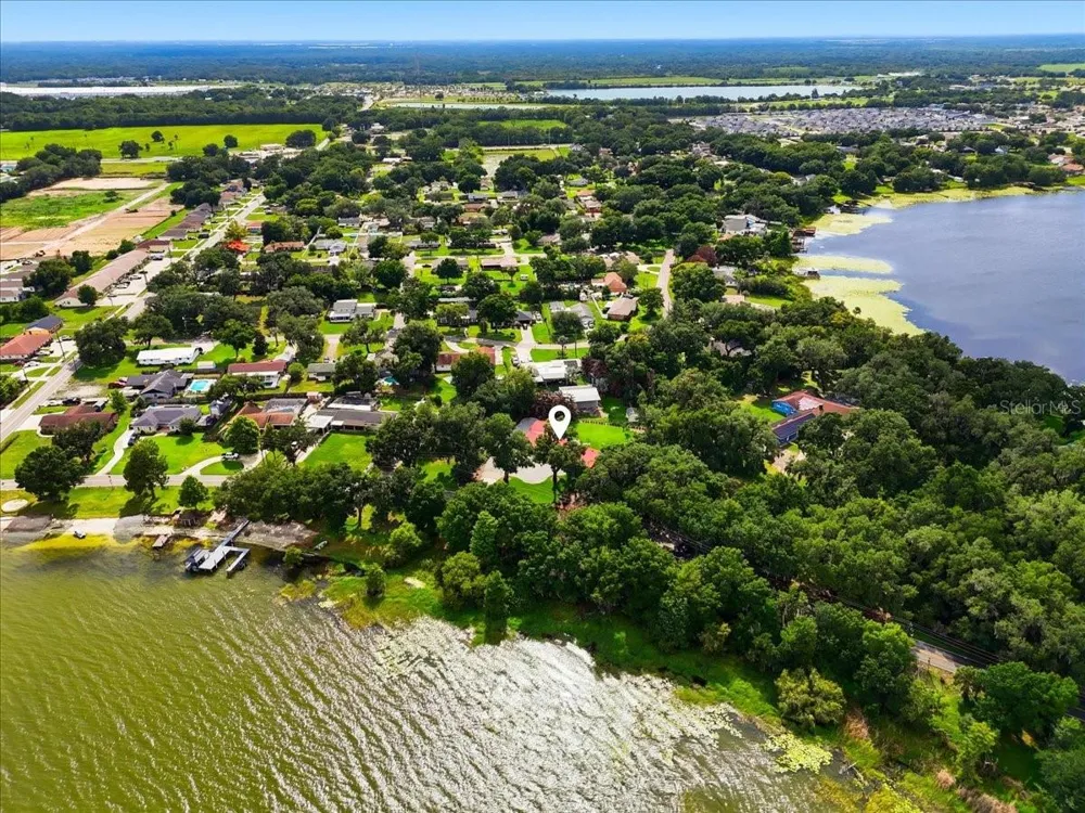 2072 LAKE ARIANA BOULEVARD Auburndale, FL 33823