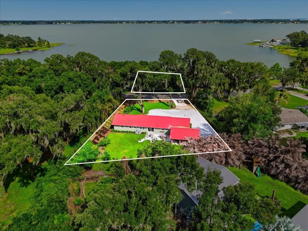 2072 LAKE ARIANA BOULEVARD Auburndale, FL 33823