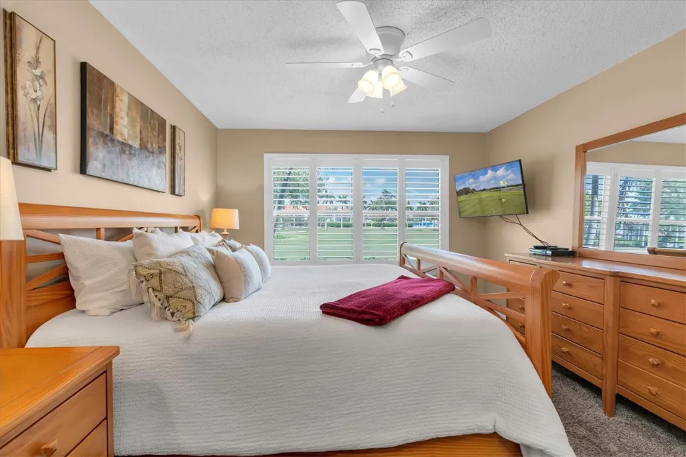 6000 BAHIA DEL MAR CIRCLE #131 St Petersburg, FL 33715
