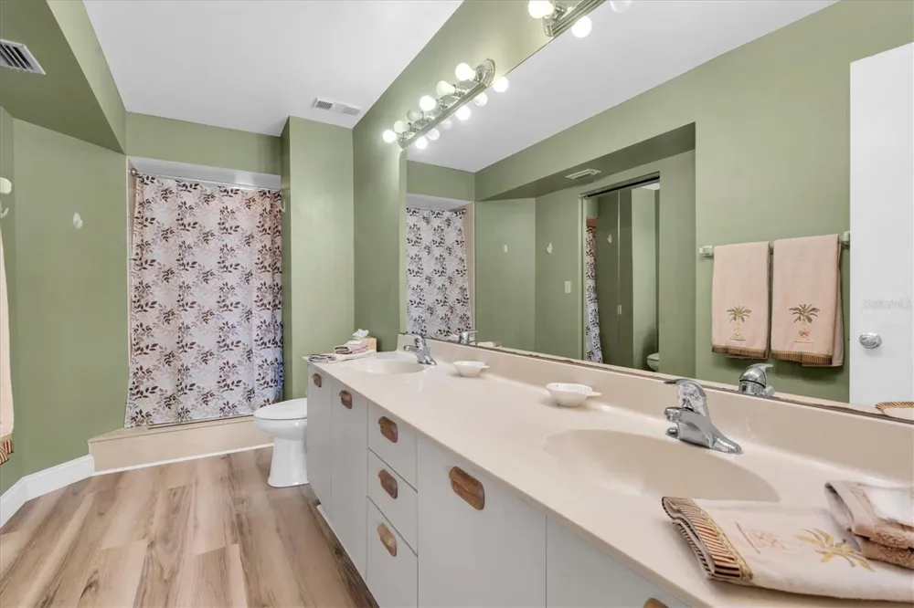 6000 BAHIA DEL MAR CIRCLE #131 St Petersburg, FL 33715