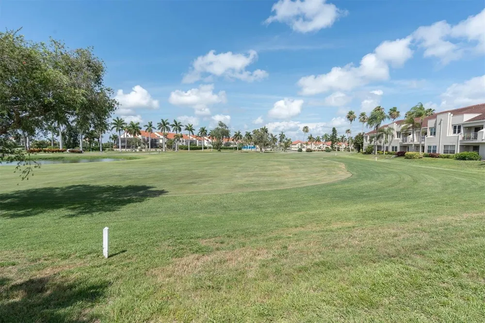 6000 BAHIA DEL MAR CIRCLE #131 St Petersburg, FL 33715