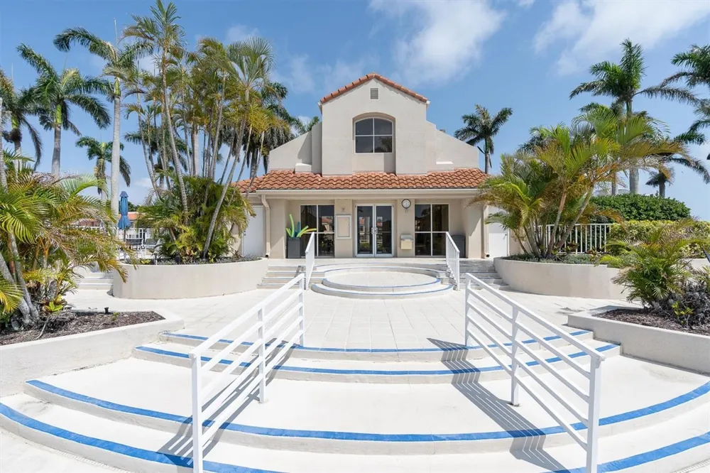 6000 BAHIA DEL MAR CIRCLE #131 St Petersburg, FL 33715