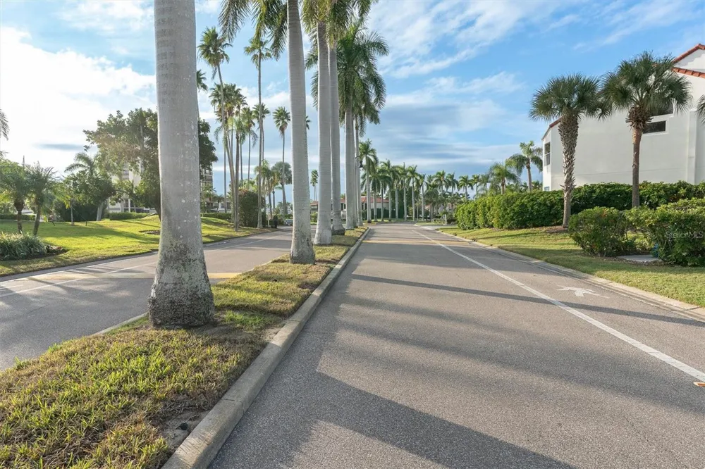 6000 BAHIA DEL MAR CIRCLE #131 St Petersburg, FL 33715
