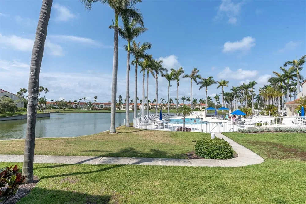 6000 BAHIA DEL MAR CIRCLE #131 St Petersburg, FL 33715