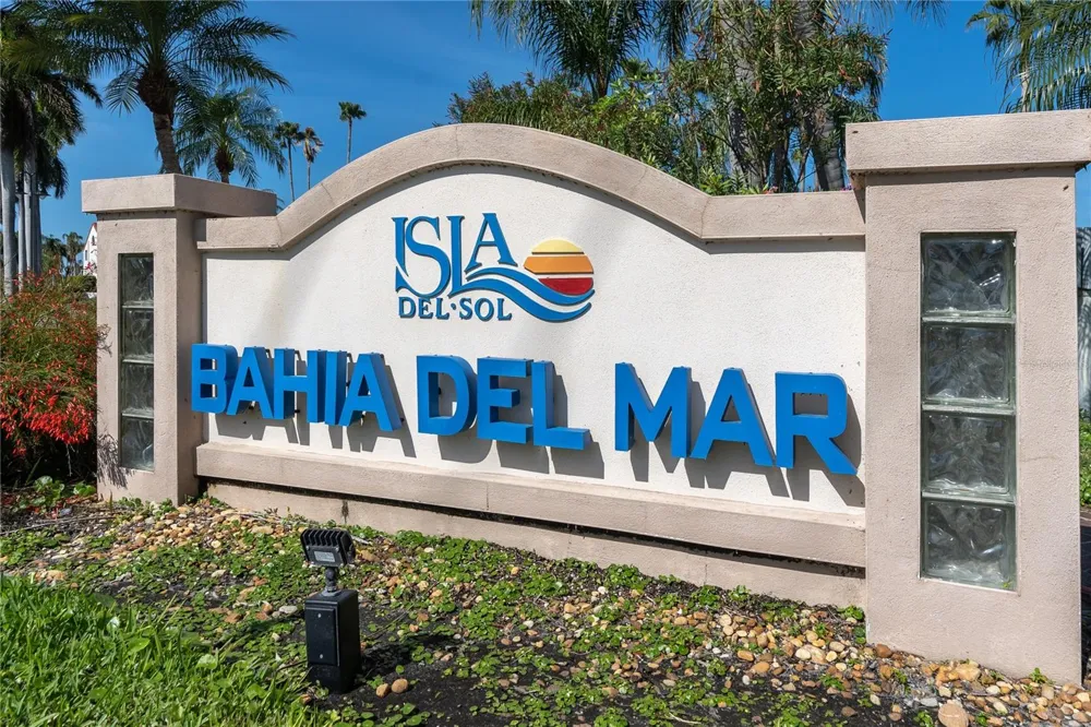 6000 BAHIA DEL MAR CIRCLE #131 St Petersburg, FL 33715