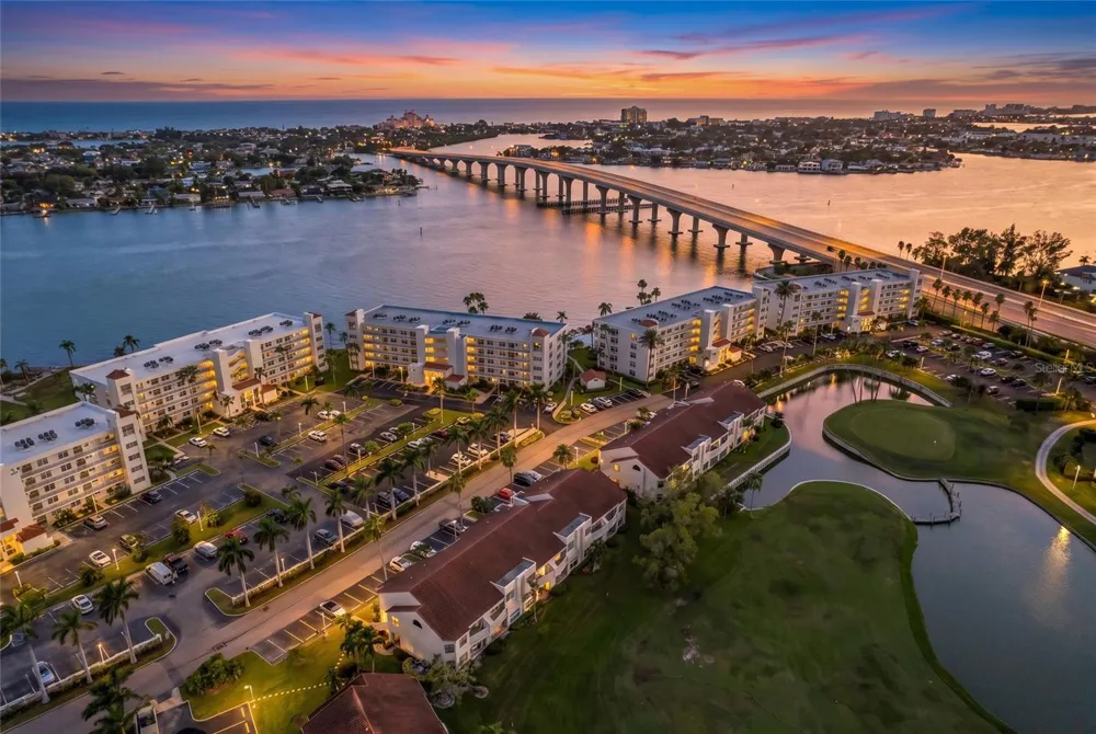 6000 BAHIA DEL MAR CIRCLE #131 St Petersburg, FL 33715