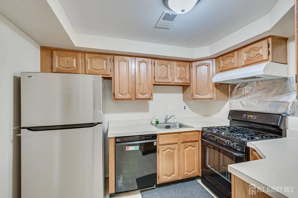 906 Montague Avenue Iselin, NJ 08830