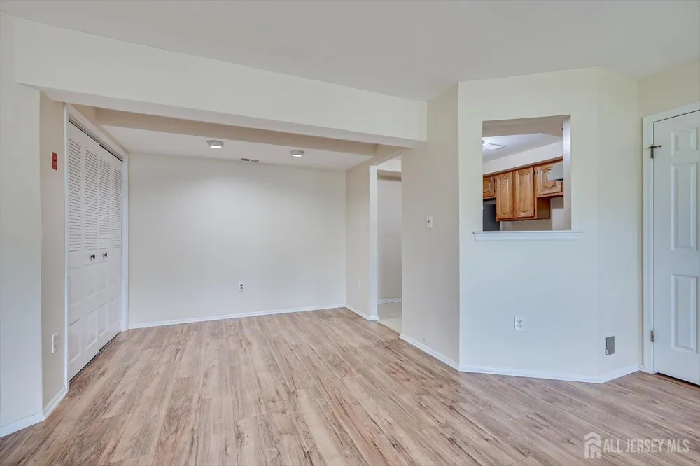 906 Montague Avenue Iselin, NJ 08830