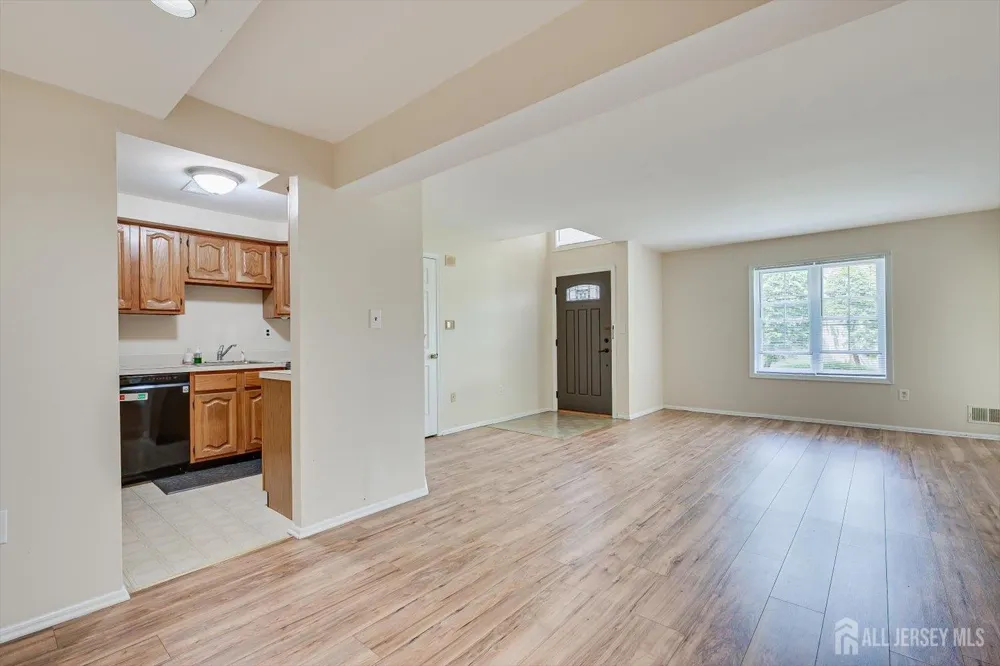 906 Montague Avenue Iselin, NJ 08830