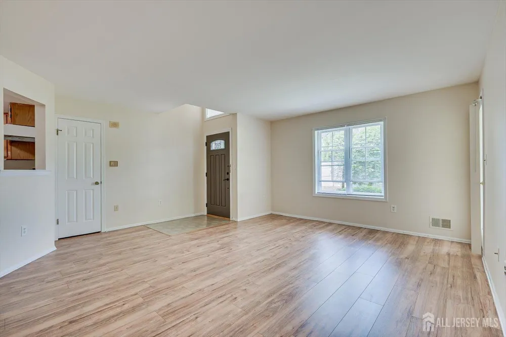 906 Montague Avenue Iselin, NJ 08830