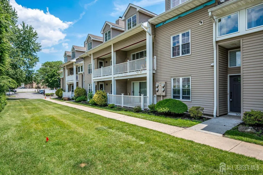 906 Montague Avenue Iselin, NJ 08830