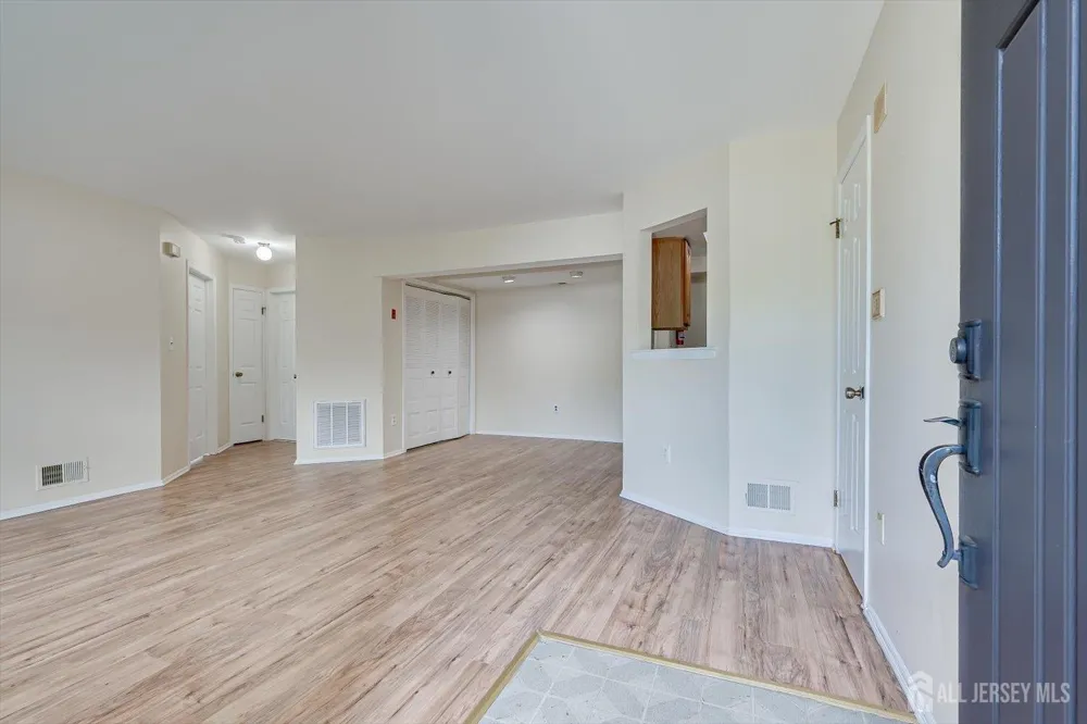 906 Montague Avenue Iselin, NJ 08830