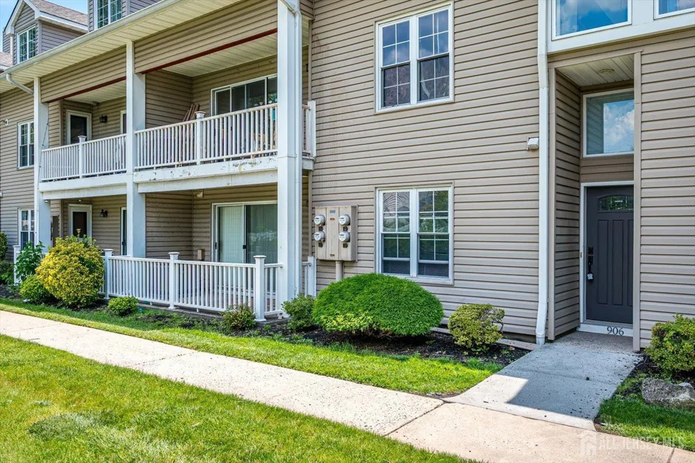 906 Montague Avenue Iselin, NJ 08830