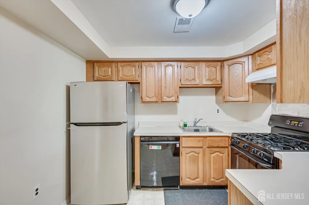 906 Montague Avenue Iselin, NJ 08830