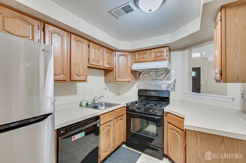 906 Montague Avenue Iselin, NJ 08830