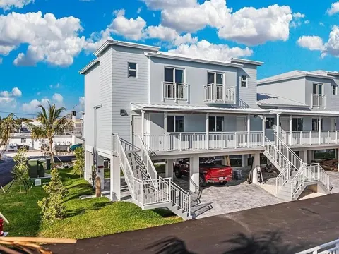 10877 Overseas Hwy #37