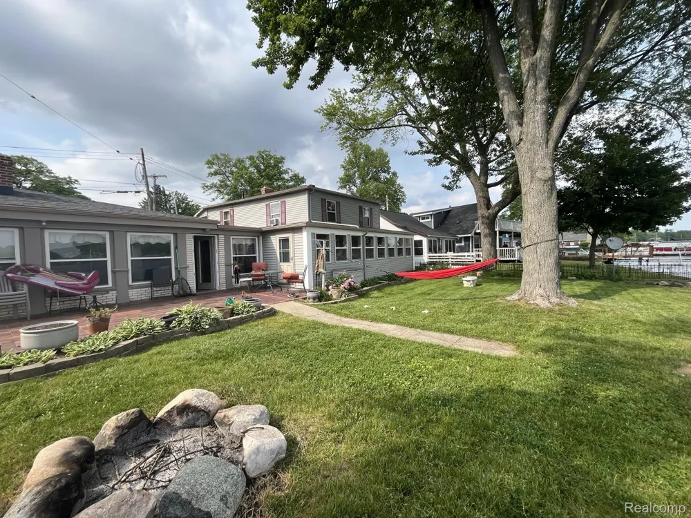 1138 Lakeview Drive Lake Odessa Village, MI 48849