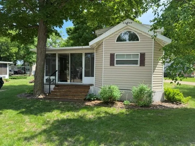 2221 Reubens #22 Lane SW Farwell, MN 56327