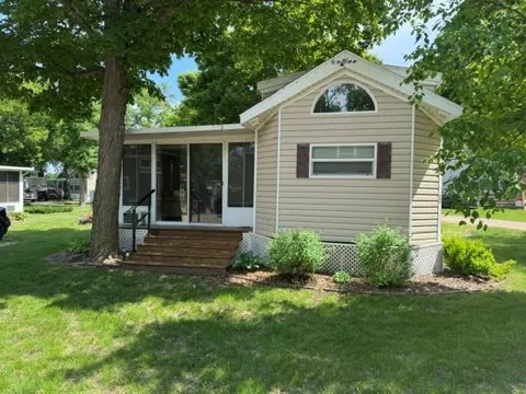 2221 Reubens #22 Lane SW