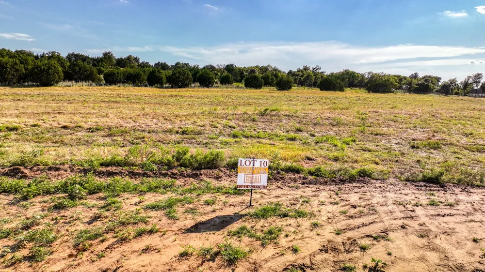 Three Quarter Loop Poolville, TX 76487