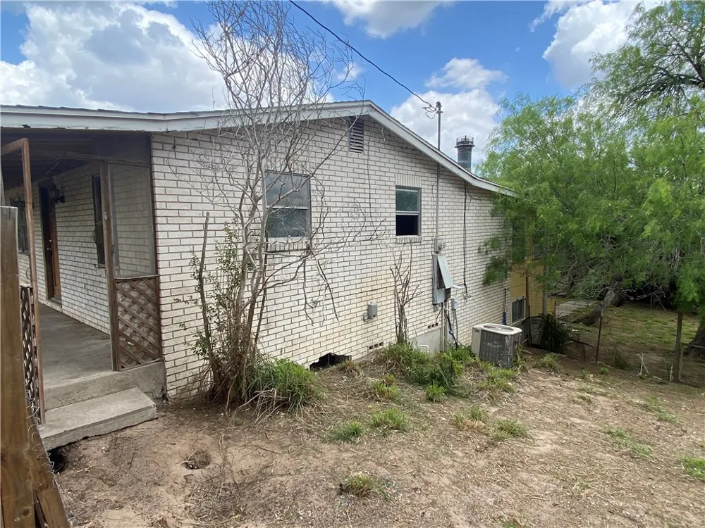 544 S Vista Drive Sandia, TX 78383