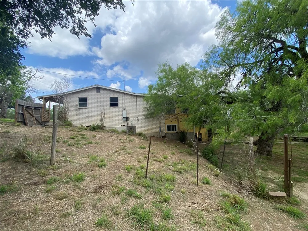 544 S Vista Drive Sandia, TX 78383