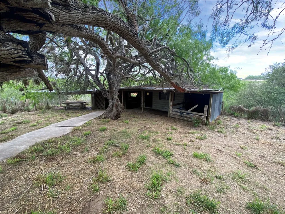 544 S Vista Drive Sandia, TX 78383