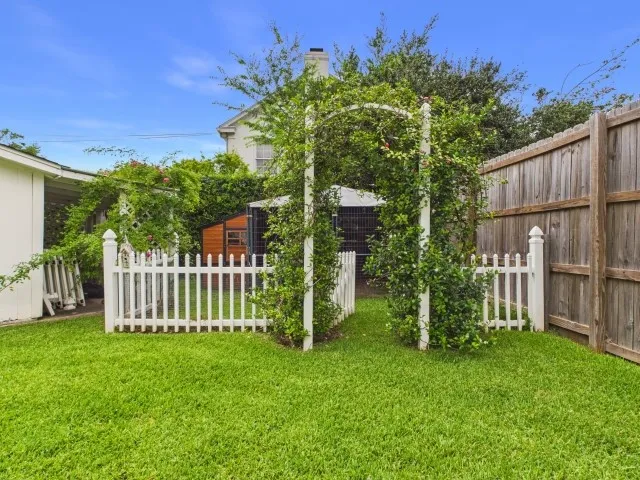 1521 S Chilton Avenue Tyler, TX 75701